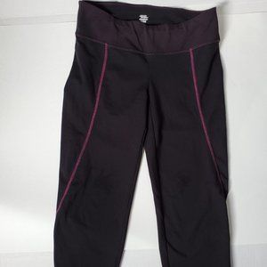 Jockey Crop Yoga Capri Pants